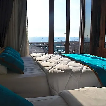 Hotell Blue 3*